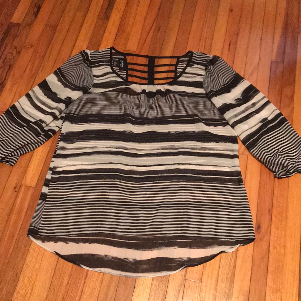 Super cute! Sheer black/white top